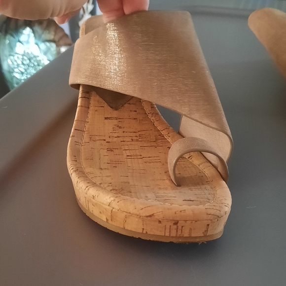 Donald j pliner genuine suede sandals size 9 - Picture 3 of 9